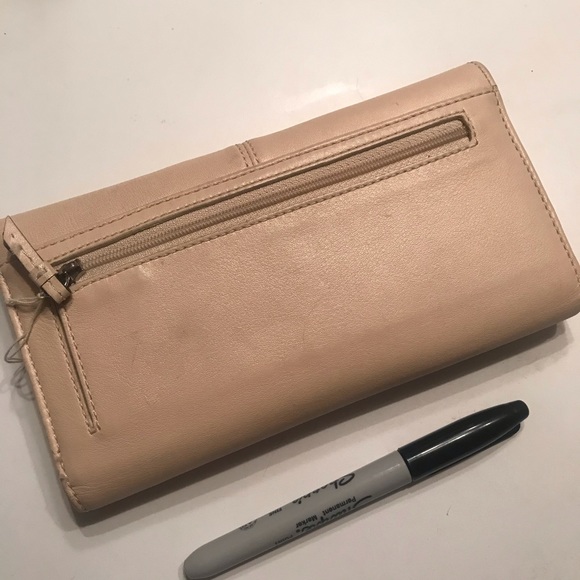 Coach Cream Leather Wallet - Picture 2 of 8